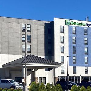 Holiday Inn Express & Suites Central Omaha By Ihg